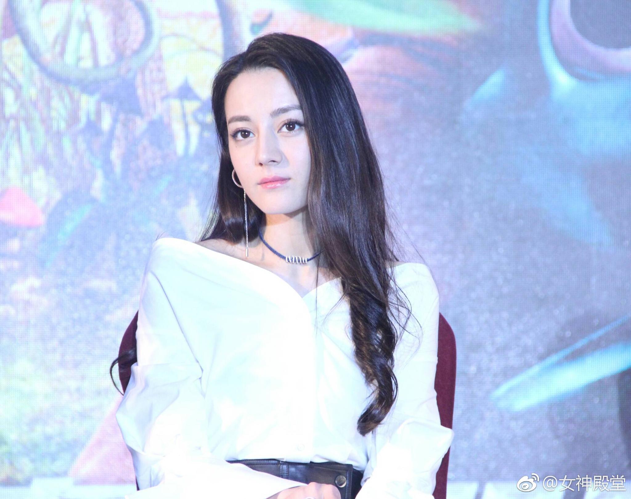 迪丽热巴高清无水印抓拍,活动现场的迪丽