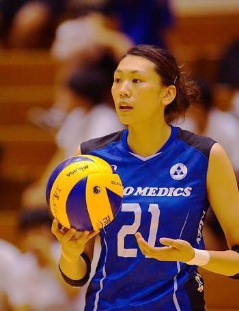 父母都是中国排球手, 她却加入日本国籍, 叫嚣击