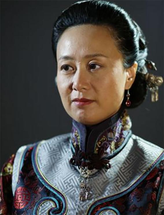 年轻时貌美如花，20岁就拿影后，嫁世界冠军后隐退，女儿漂亮随她