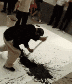 爆笑gif图:超市大妈,你把海带穿到模特身上还能吃吗?