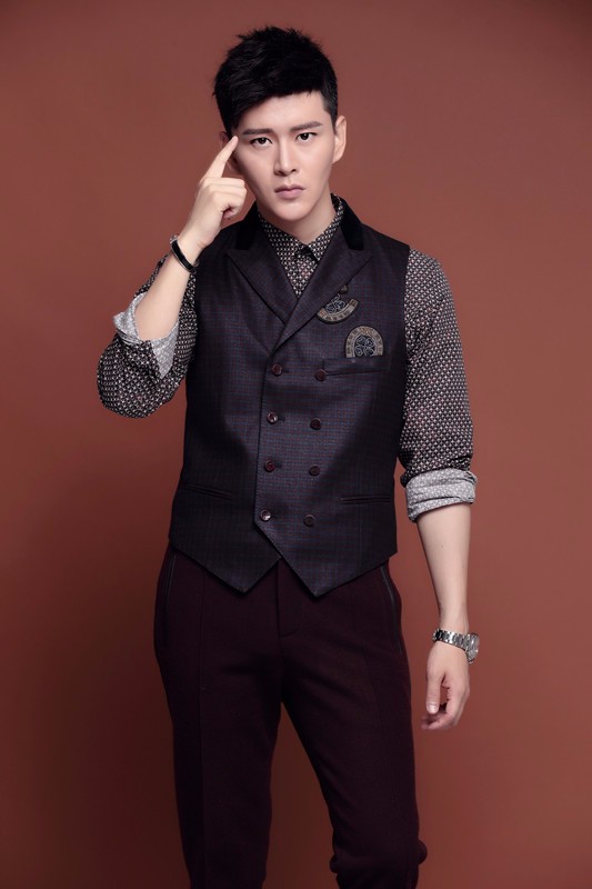黄宥明最新写真曝光  百变造型彰显型男态度