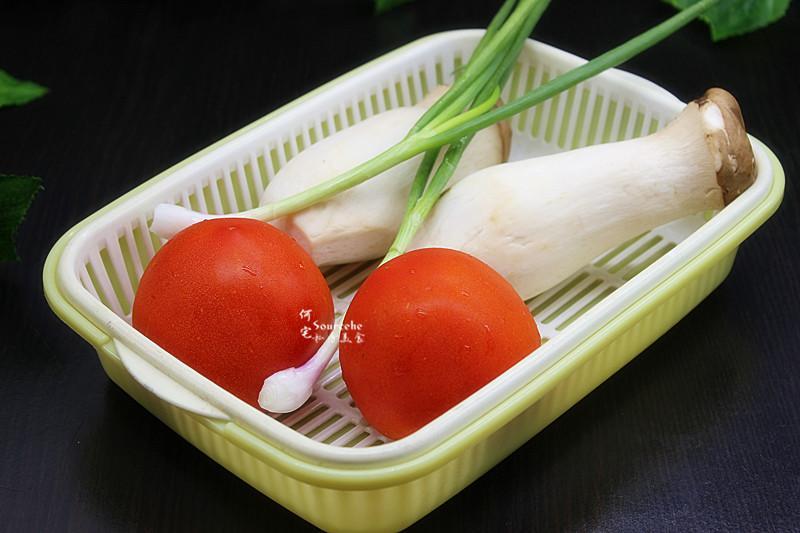 它比西红柿蛋汤香滑,酸酸甜甜,肉肉的口感,全家