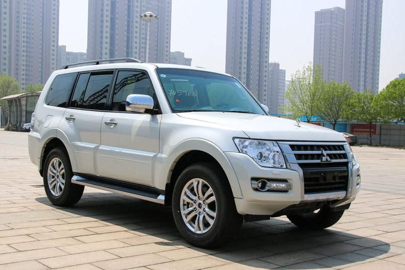 曾经陆巡都服的日系越野车霸主 如今30多万就能买 还买啥普拉多