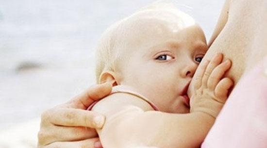 一岁宝宝吃奶量是多少