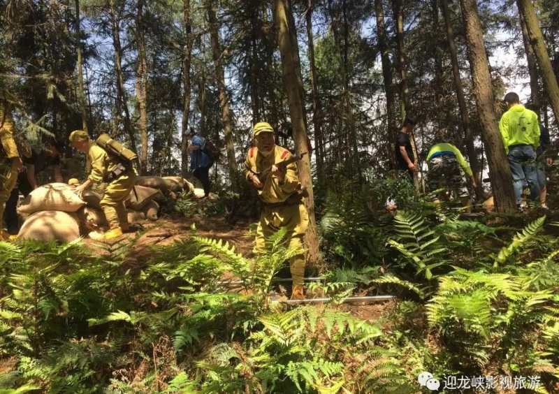 国庆长假去迎龙侠景区打卡 劲爆高空玻璃漂流