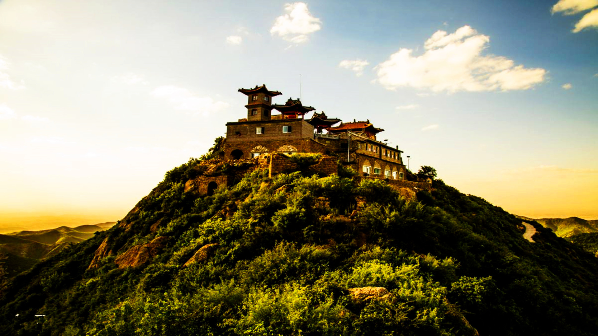 的城市,比吕梁 临汾大得多,等于3个太原,发展却