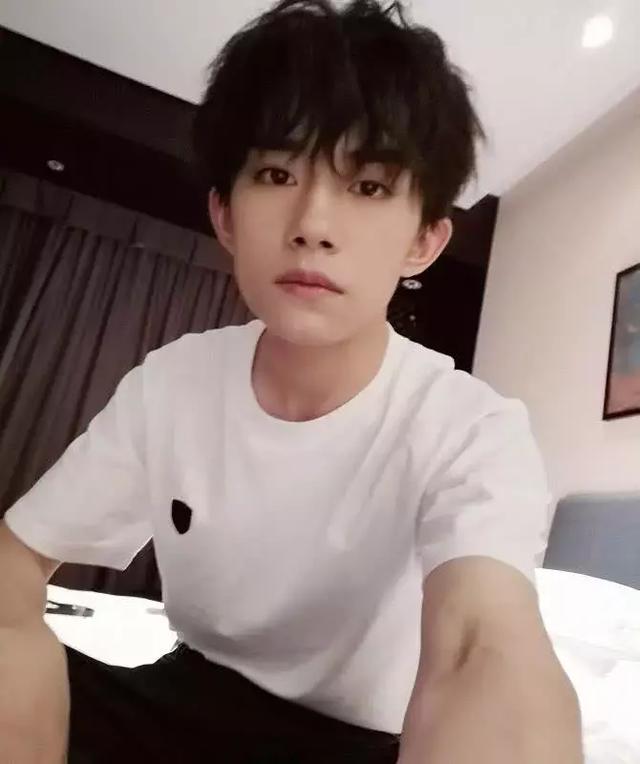 中戏四届最帅校草:张新成上榜,刘昊然毫无疑问