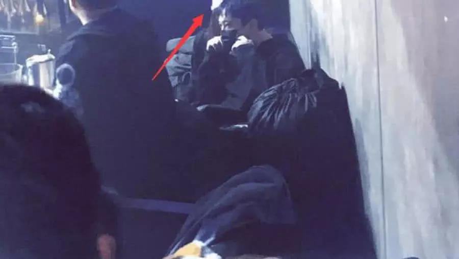 关晓彤和王思聪夜店狂欢,厕所门视频外流,原