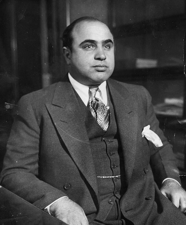 在美国逃税有多难,FBI都无可奈何的黑帮教父,被