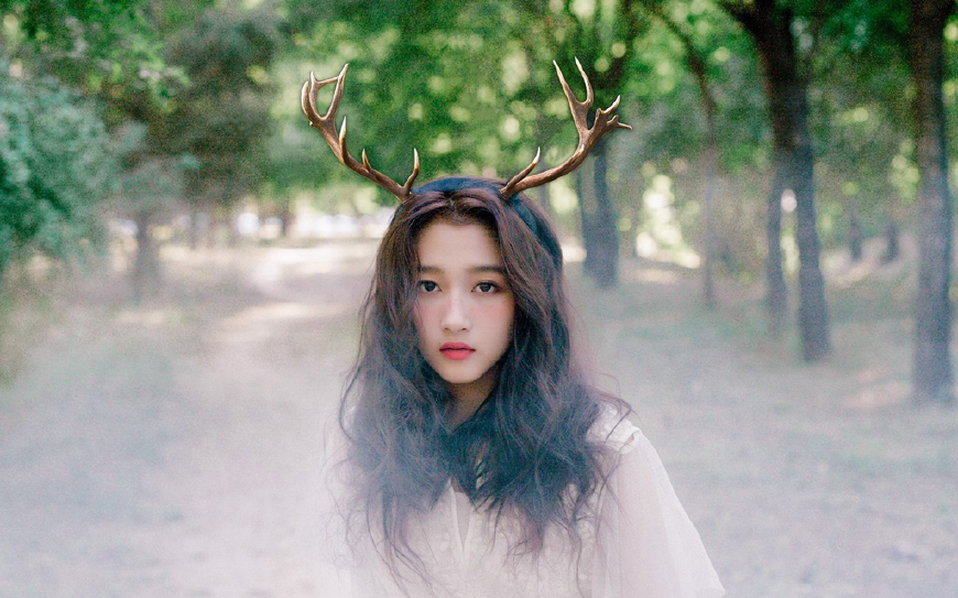 关晓彤鹿晗游玩照片曝光,细节暴露两人感情状