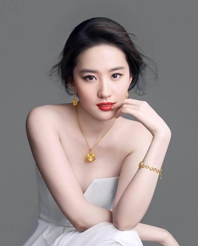 刘亦菲中国黄金的广告硬照,天仙越来越美了