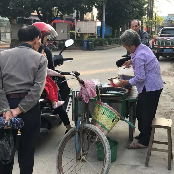 这碗有人情味的豆腐花,中山阿婆一卖就30年了