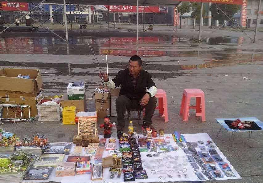 惊! 这样在玩魔术挣钱, 估计日赚千元。