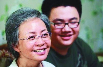 离婚十几年对妻儿不闻不问,儿子出门后,他竟然