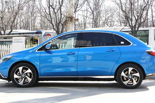 比亚迪太狠了，新车卖30万，续航450千米，被誉为“最丑比亚迪”