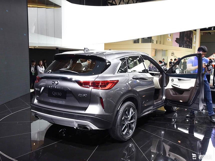 全新QX50仅35万起售 外形内饰高颜值 奥迪Q5的日子不好过了