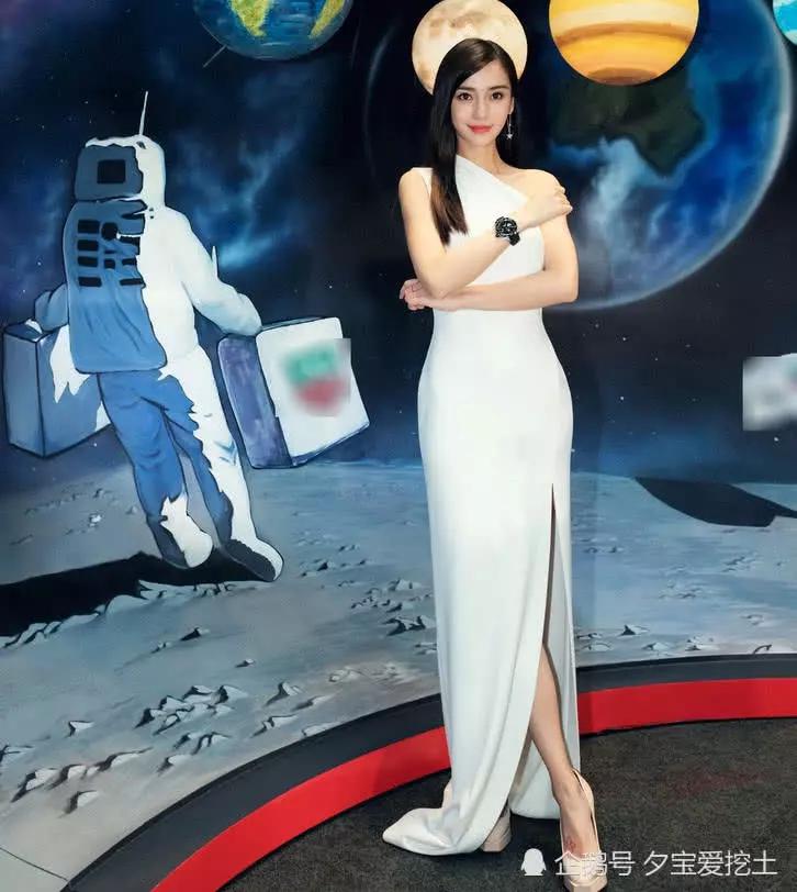 Angelababy穿热裤露嫩白大腿,网友:这小腿太迷