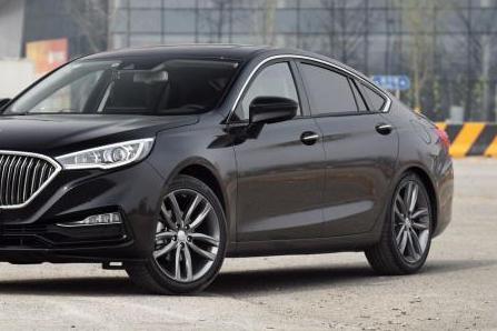 CC同级轿跑，不到15万标配1.8T，车标是民族骄傲