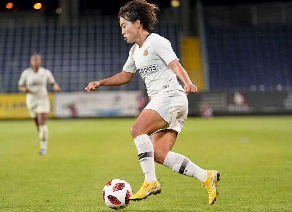 点赞,王霜进球帮助巴黎女足扳平,球迷:这就是女