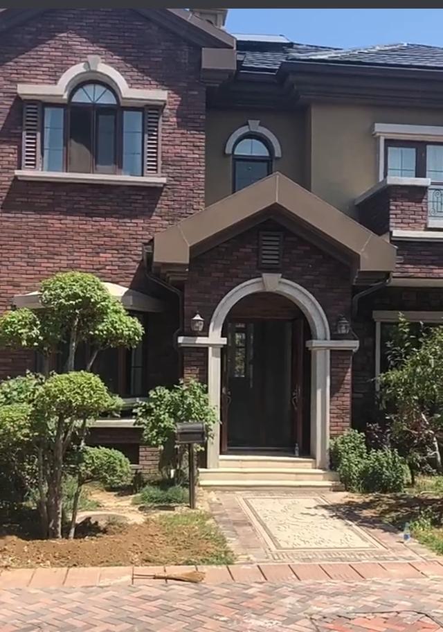 高秀敏生前留下多少遗产？看看她女儿住的“豪宅”就知道了。