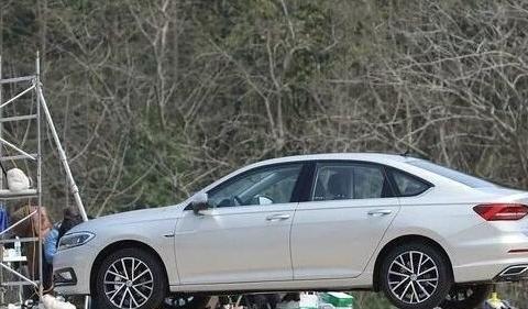 让竞争对手颤抖 全新朗逸Plus即将亮相