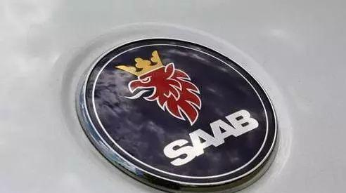 除了没有萨博鸟头标, 这款纯电动车全身都很SAAB
