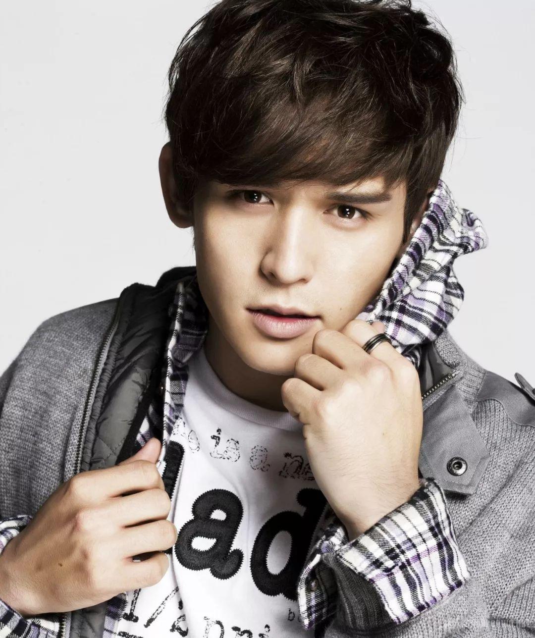 “偷吃”倪安东已与妻子离婚了,可卷入风波的陈妍希还被嫌弃呢?