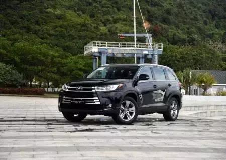 丰田最保值的三款车，凯美瑞和卡罗拉都没上榜，汉兰达只排第三