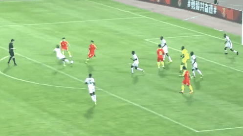 一场3次,邓涵文再现王燊超式停球,比起他张玉宁至少基本功不差