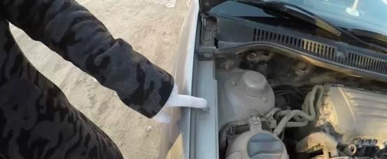 二手车发动机学会看这几点，再也不怕买到事故车