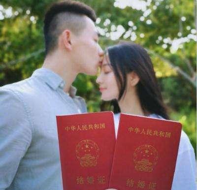 央广军事删除祝福张馨予何捷结婚微博,网友追