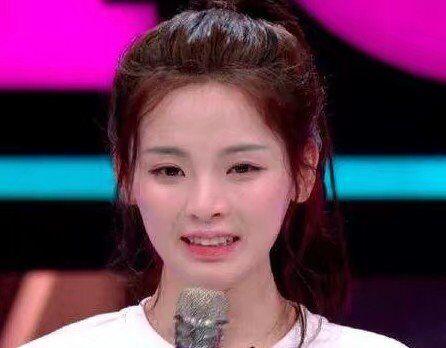 王思聪点赞吐槽杨超越的微博,她凭什么坐稳老