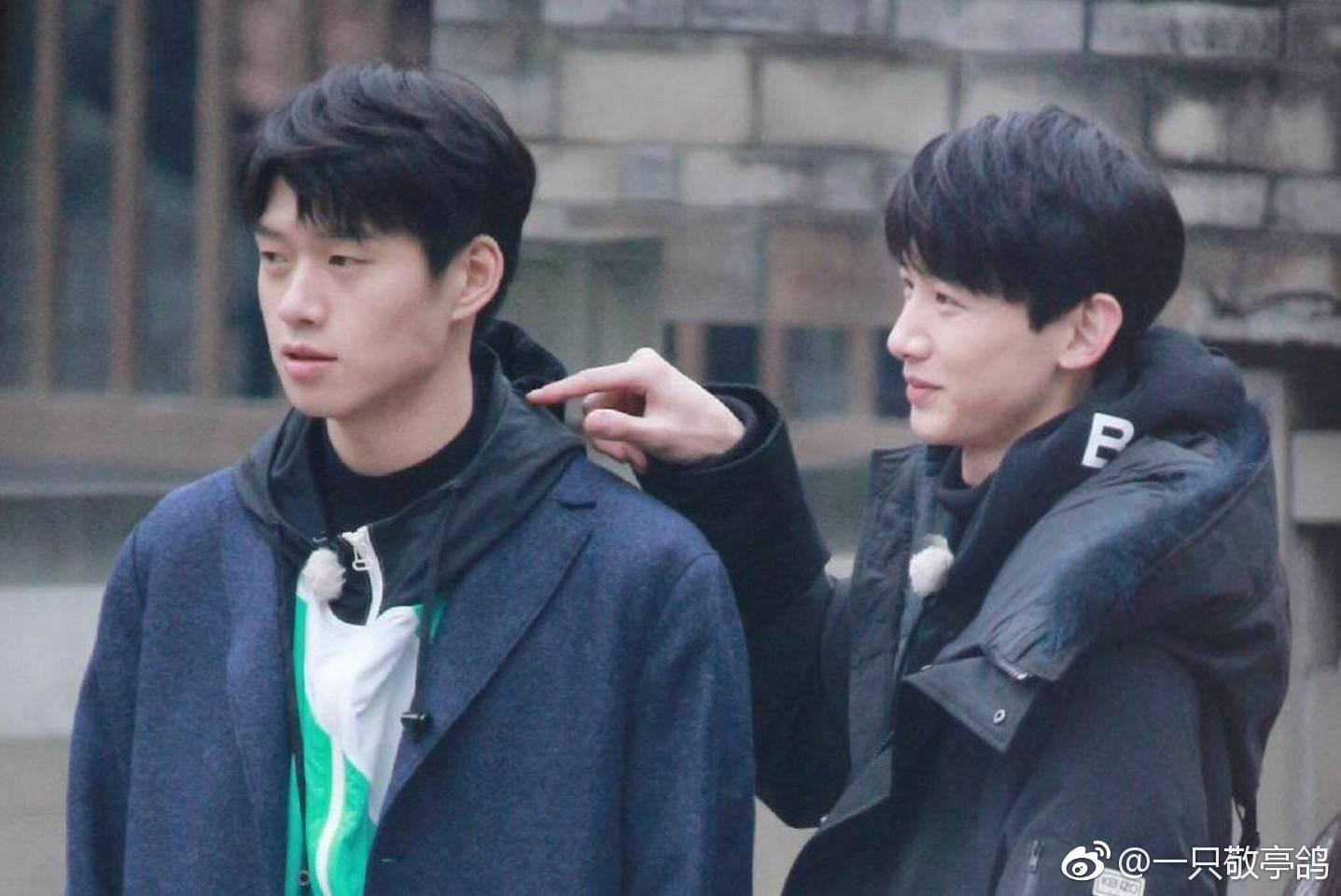 白敬亭《明星大侦探》有剧本? 不存在! 这段分析证明他的优秀!