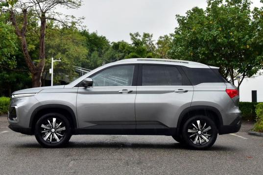 最帅SUV卖成这样，看来宝骏还是适合“丑点的车”