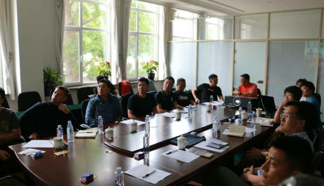 大连一方青训总监贾秀全,近日深入考察、了解