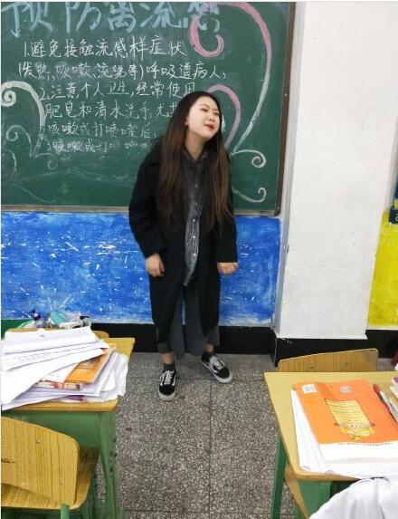 1。第一个恐龙拍的那么好看,为什么要骂人家。