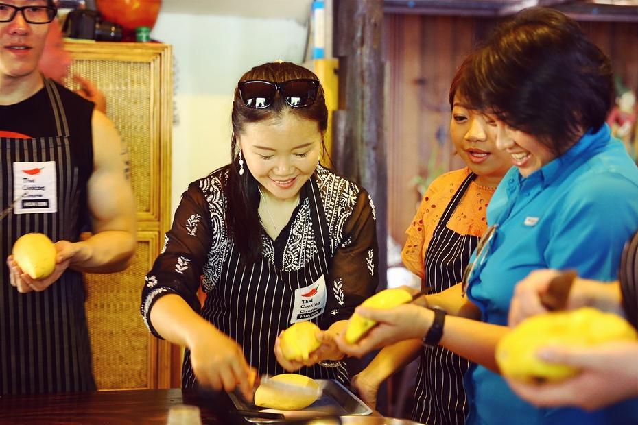 去泰国旅行一周,居然学会了制作泰餐还拿到了