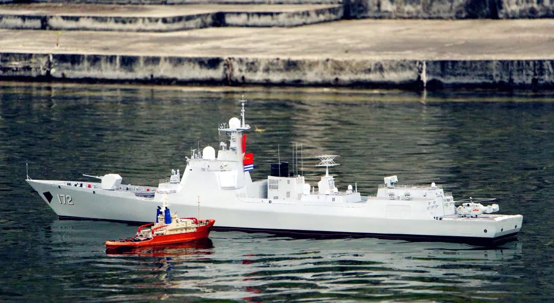我与海军70年：网友制作的052D昆明舰模型