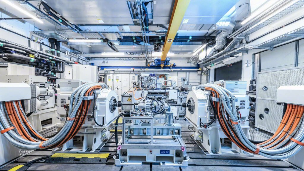 保时捷纯电卡宴AI路测省120辆测试车