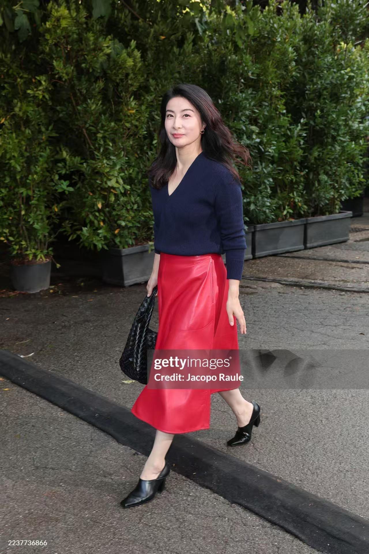 郭晶晶杨祐宁杨紫琼亮相米兰时装周展自信魅力