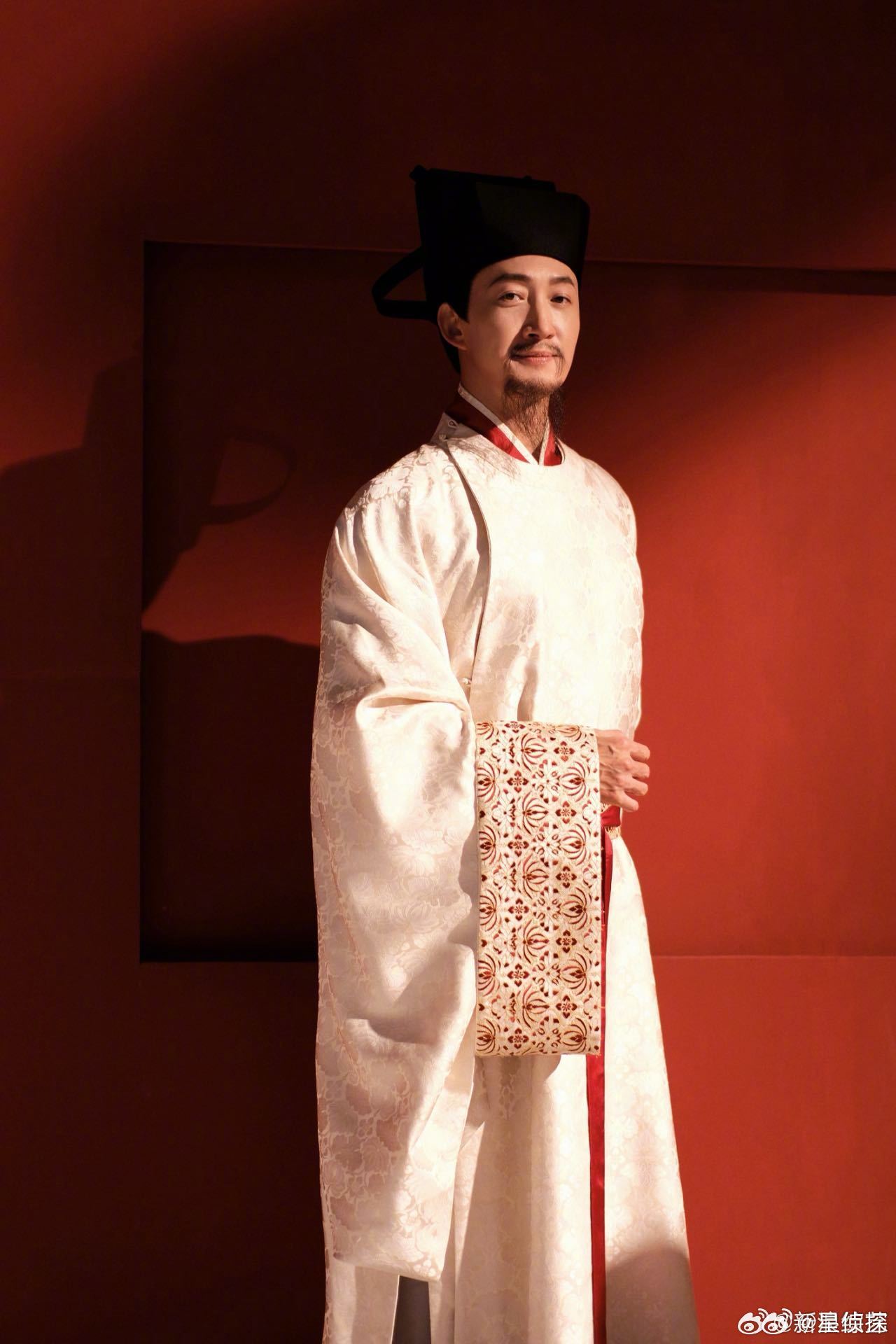 王阳春晚演绎花神获赞,古装造型引热议