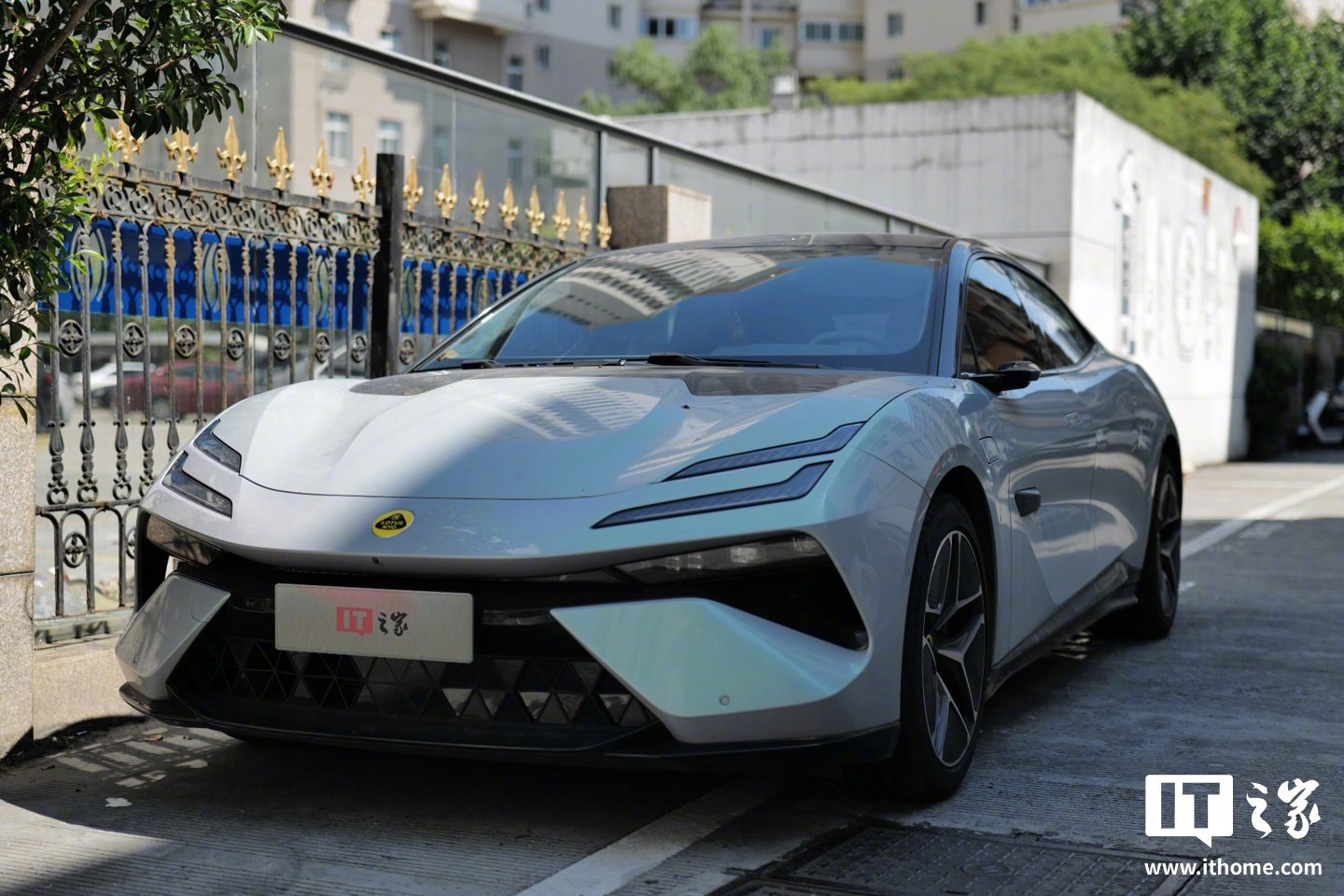 莲花Emeya、Eletre新车9月21日上市，现款52.8万元起