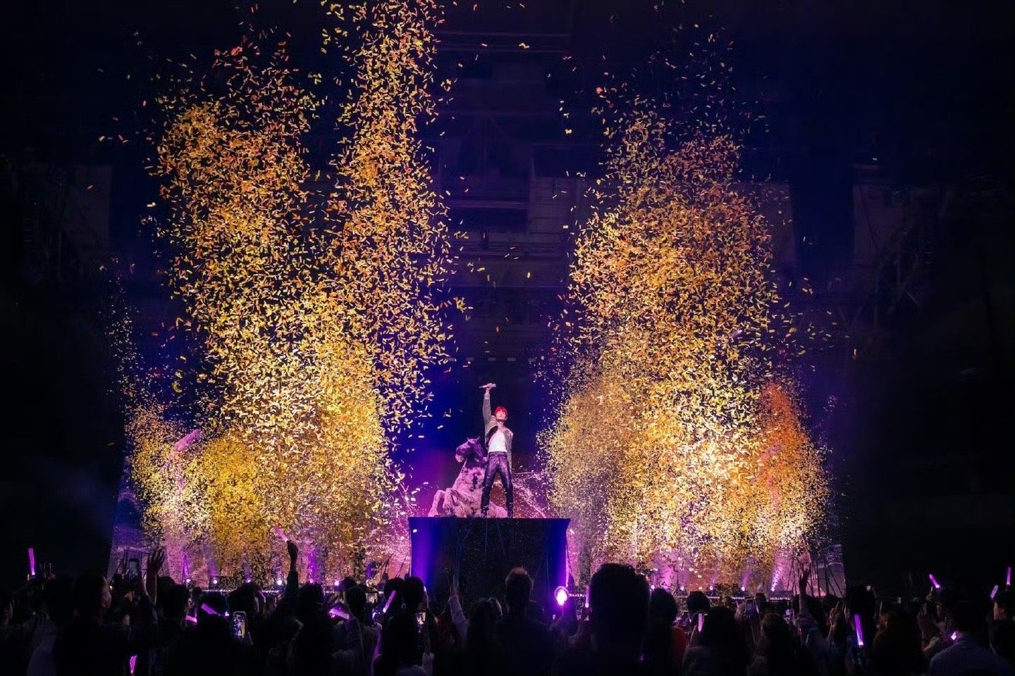 李荣浩宣布2026年黑马巡回演唱会覆盖20城