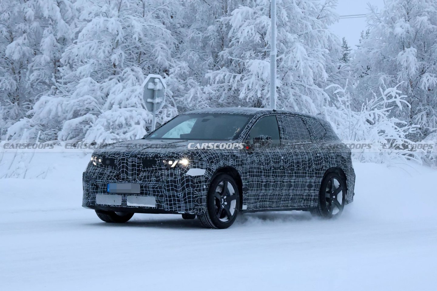 宝马iX3 M高性能SUV路测图曝光，2027年上市