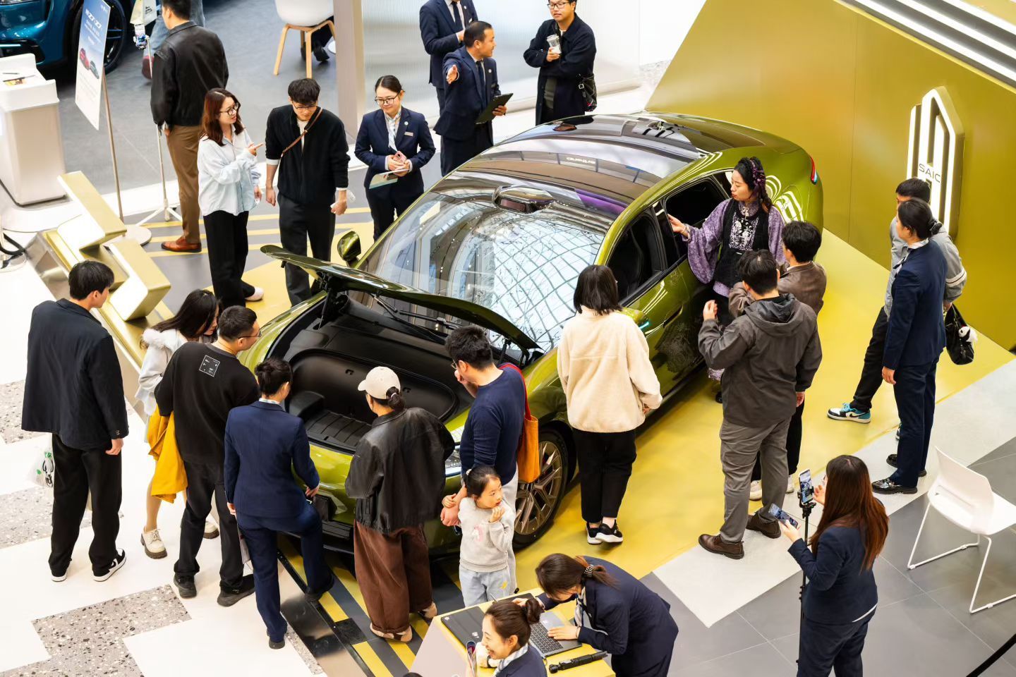 尚界Z7展车到店首日客流激增300%，预售5天单店均订45辆