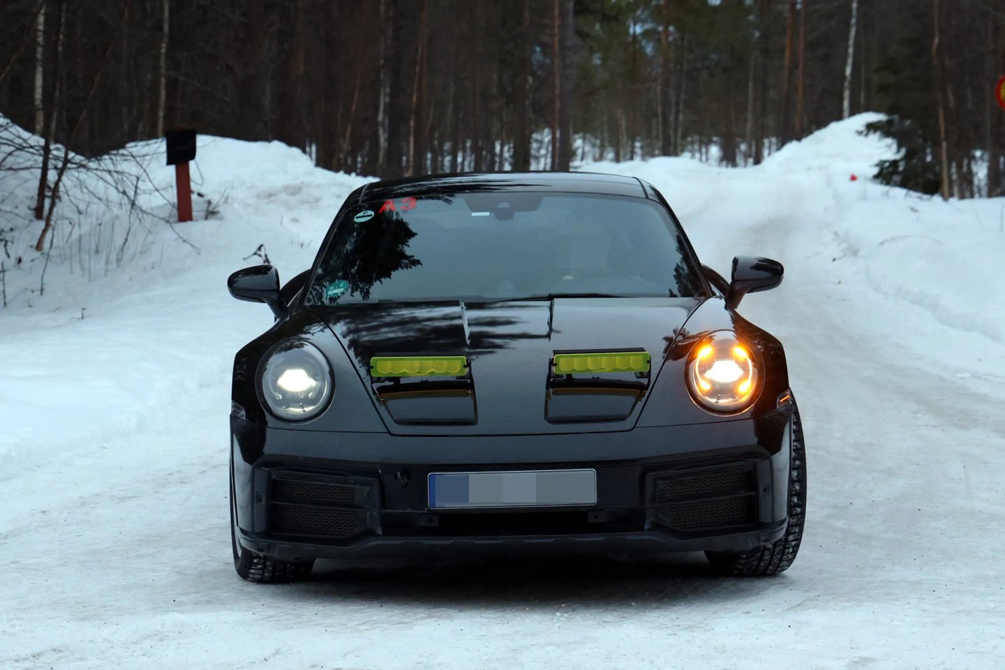 第二代保时捷911Dakar路试谍照曝光，基于992.2平台打造