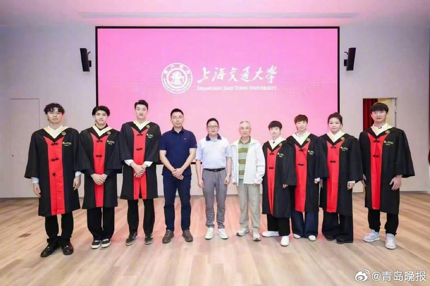 孙颖莎王曼昱上海交大毕业，9月将入读清华研究生