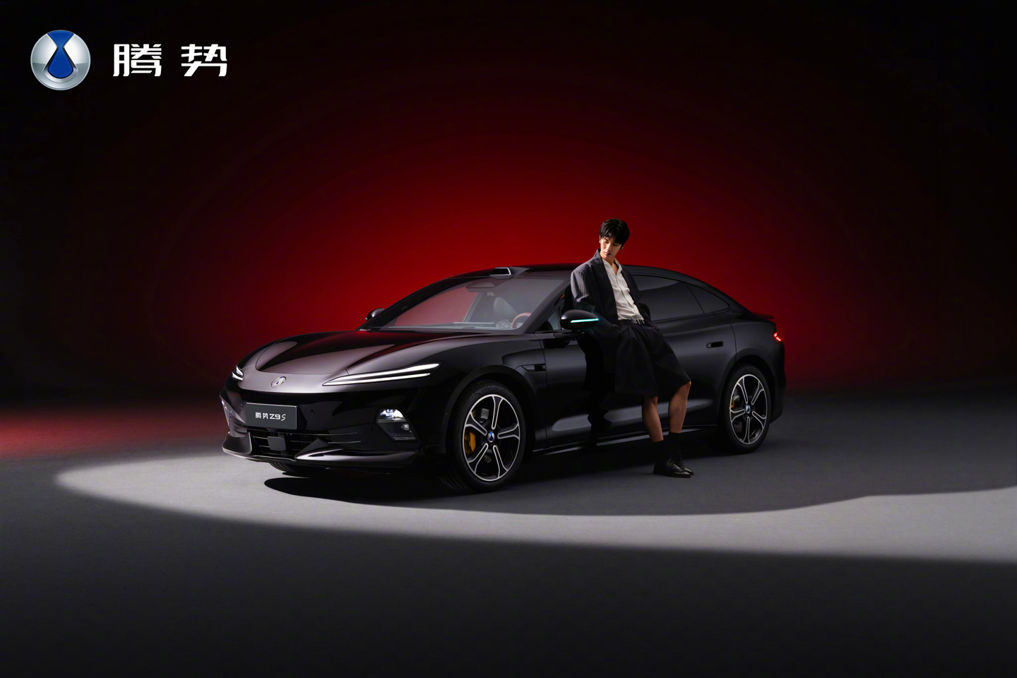 比亚迪腾势Z9S星曜黑官图发布，8月3日开启预售