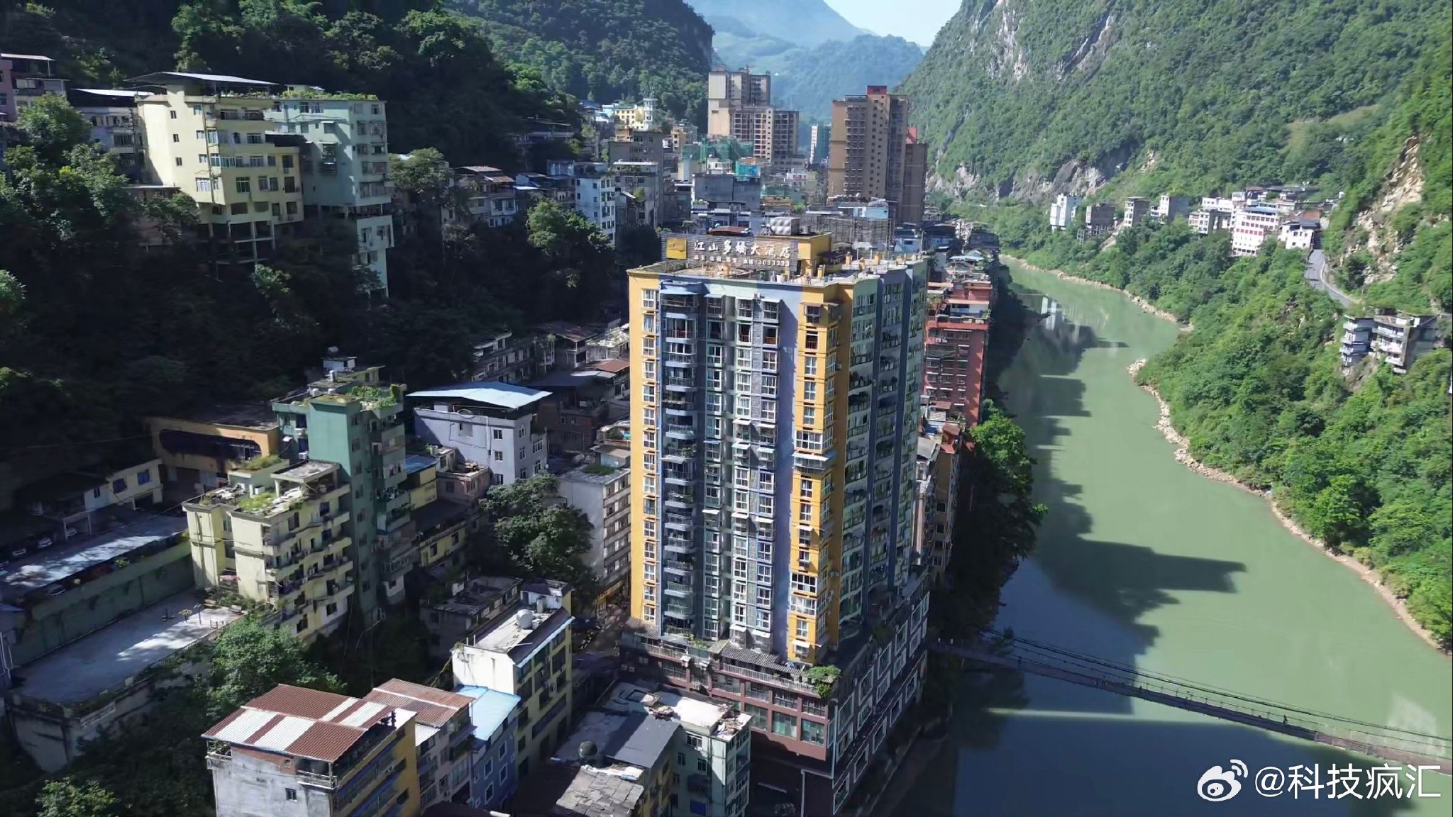 吉利银河千里浩瀚智驾攻克盐津极限路况