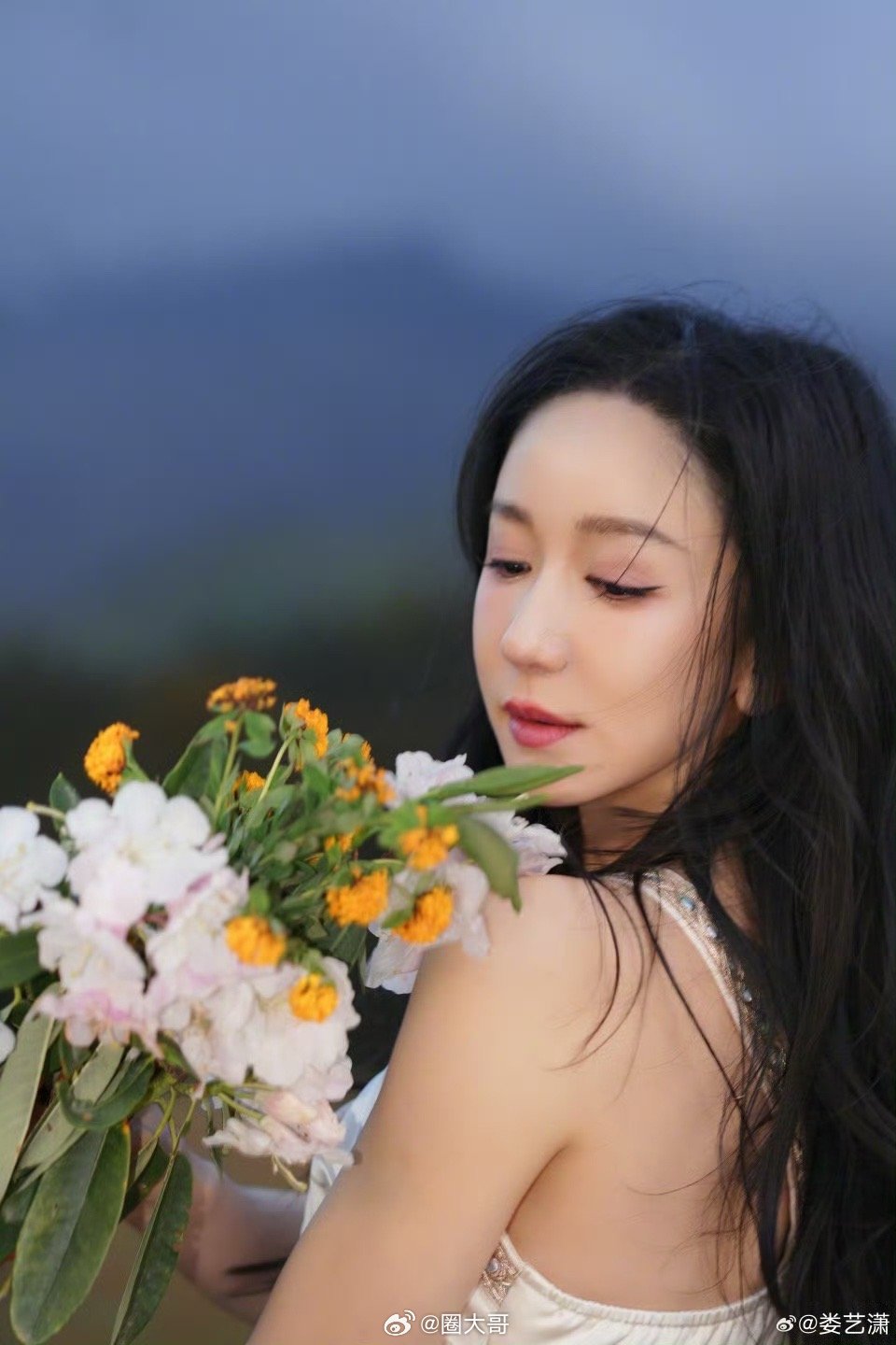 娄艺潇发文回应拍短剧原因，透露已成立短剧厂牌